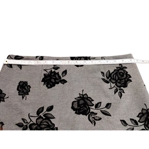 Premise Studio Pencil Skirt Embroidered Floral Length Gray Womens Size 10 - Picture 6 of 9